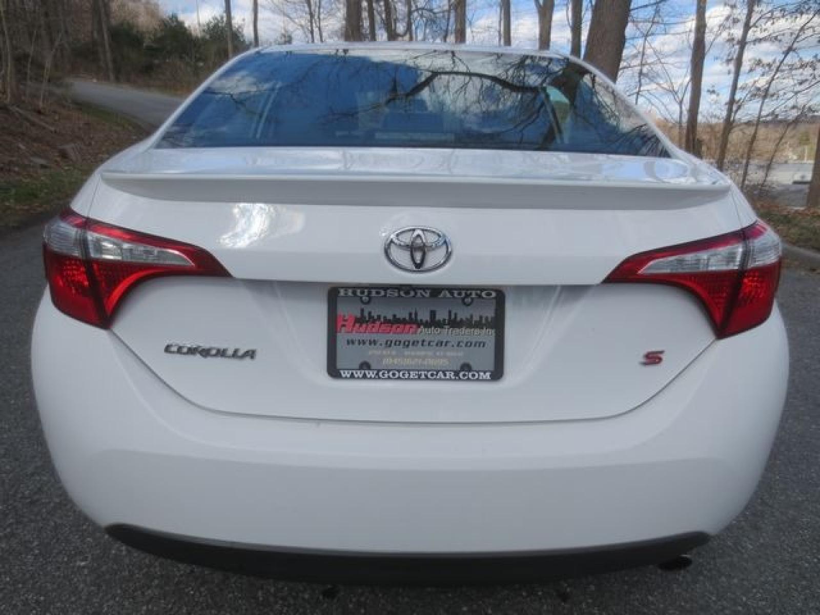 2015 White /Gray Orange Toyota Corolla s Plus (2T1BURHE8FC) with an 1.8 Liter 4-cylinder engine, Automatic transmission, located at 270 US Route 6, Mahopac, NY, 10541, (845) 621-0895, 41.349022, -73.755280 - Photo #5